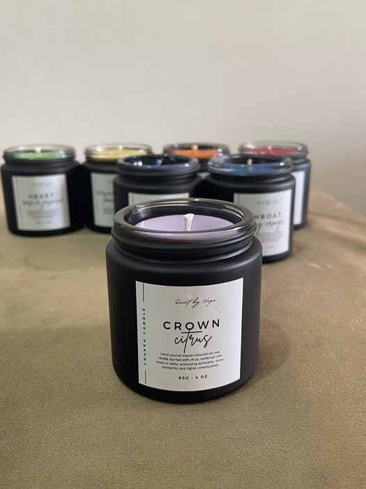 Bougie parfumée - Chakra Couronne - Cire de soja - Couleur mauve - Parfum Citrus
