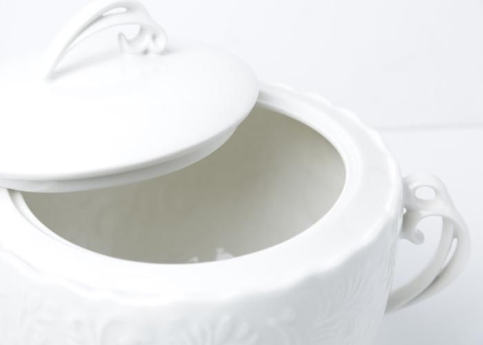 SOUPIERE PORCELAINE BAROQUE