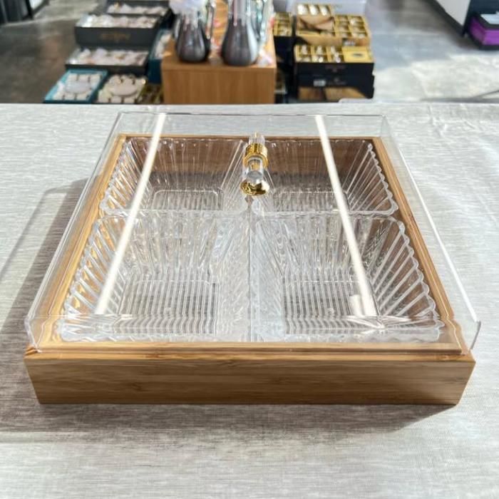 Presentoir a copartiments avec 4 Assiettes creuses  en plexiglas avec couvercles + Plateau en Bois,