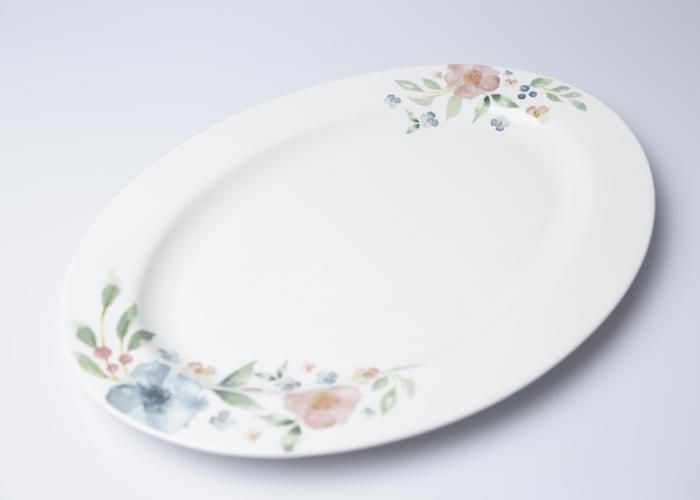 ASSIETTE PLATE OVALE EN PORCELAINE DECOREE L 41*29,5CM