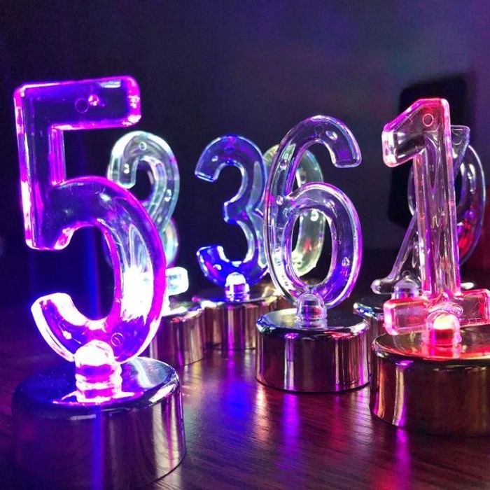 Bougie LED électronique avec numéros de 0 à 9, clignotante, idéale pour les anniversaires, les mariages ou les fêtes.
