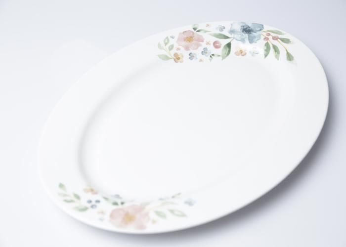 ASSIETTE PLATE OVALE EN PORCELAINE DECOREE 35,5*26CM