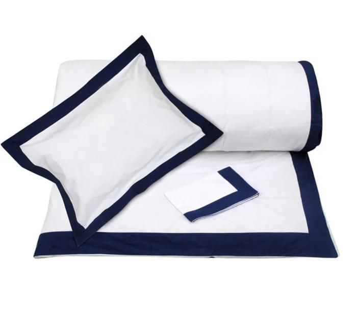 Parure de housse - HALE - 220x220 cm - 100% coton égyptien - Bordure bleu marine - Lavable
