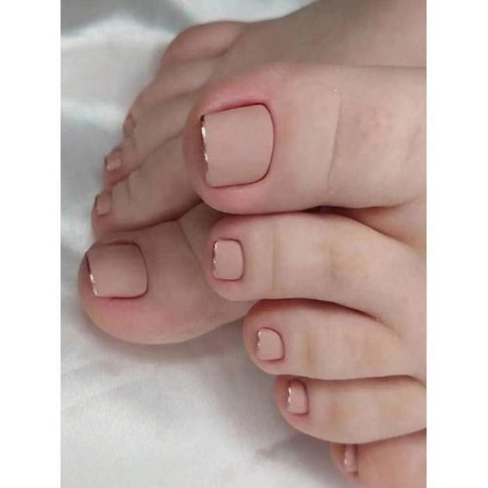 Faux Ongles - Non spécifié - 24 Pièces - Court Carré Pointu - Finition Dorée Givrée - Inclus Lime et Adhésif
