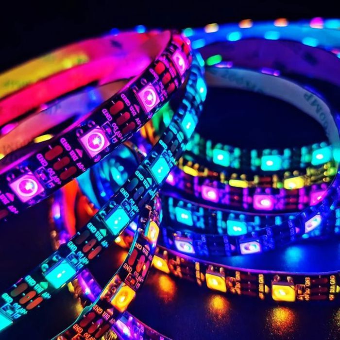 Bande lumière, LED RGB intelligente, adressable individuellement, 5M avec control bluetooth,WS2812, WS2812B, 60LED/ IP30 no étanche