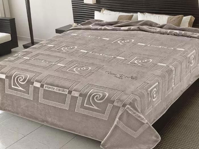Couverture de Lit en Polaire Chaud – Pierre Cardin 220X240 CM TAUPE 657