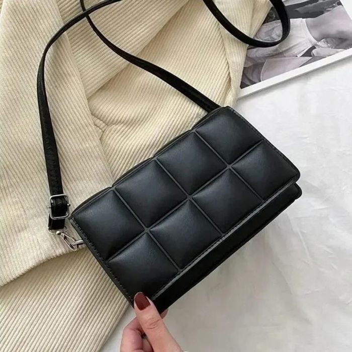 Sac Bandoulière Femme - Noir - Synthétique - Zippé - Compact - Élégant
