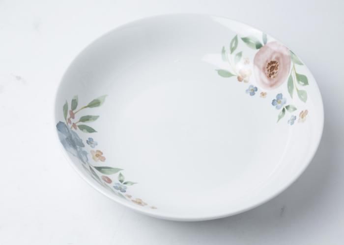 ASSIETTE CREUSE EN PORCELAINE DECOREE L 25*5,5CM