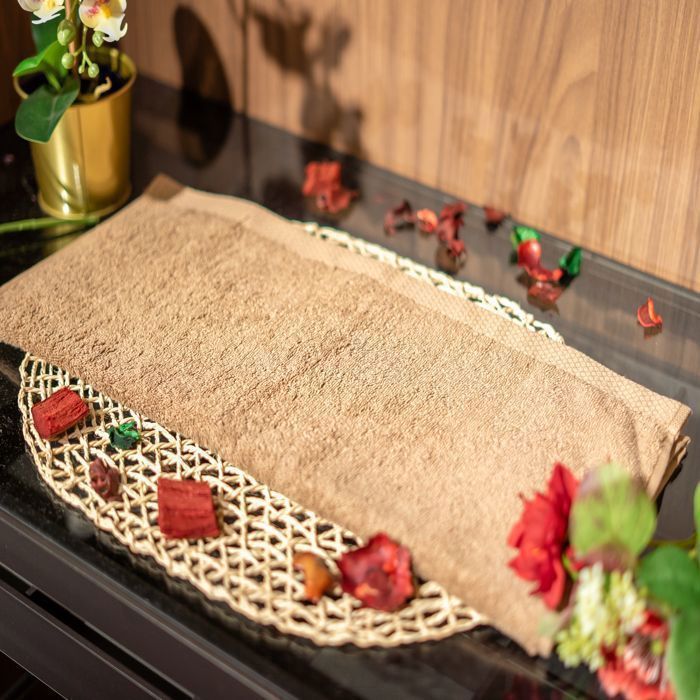 Serviette de toilette - Damas - 50x90 cm - 100% coton - Couleur beige - 500g