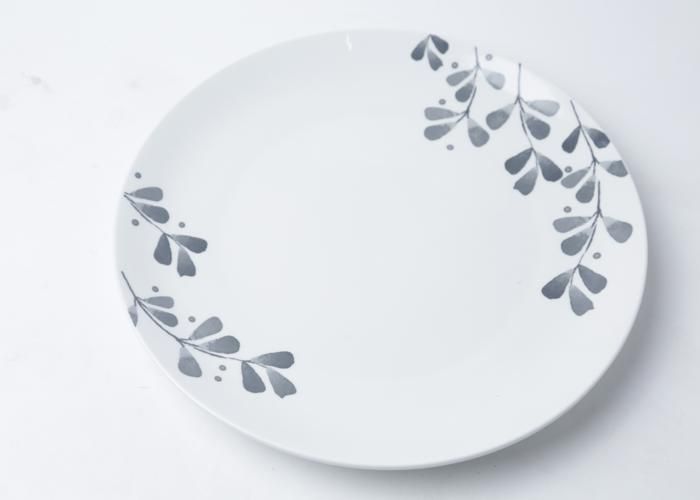 ASSIETTE PLATE RONDE EN PORCELAINE AVEC DECO (M) 26,6CM
