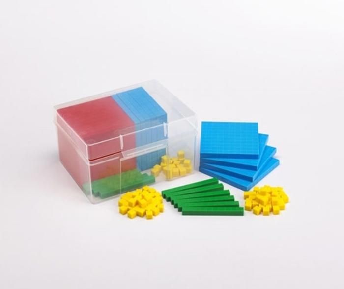 Base en plastique dix 4 couleurs dans un récipient en plastique