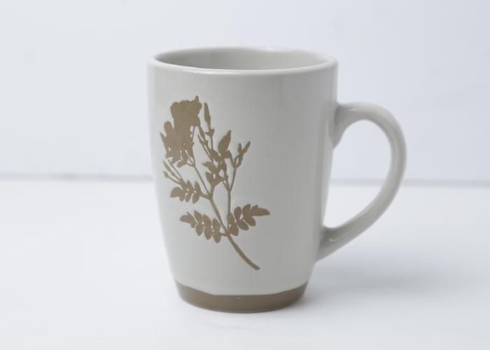 MUG DE 320ML AVEC MOTIF MARRON