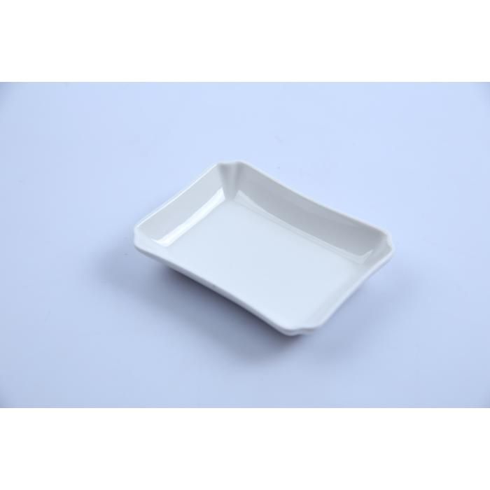 Assiette rectangulaire chanfreinée en porcelaine 10,5 x 7,8 cm