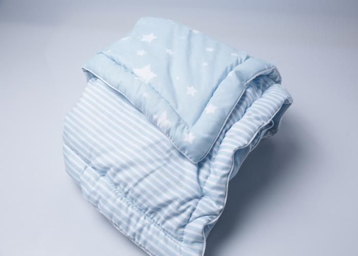 COUVRE LIT NUAGE 70*130 GARCON