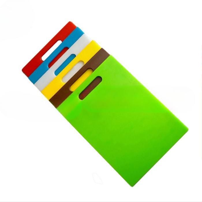 Planche à découper en plastique antibactérienne, outil de cuisine domestique, aliments coupés (Couleur aléatoire)