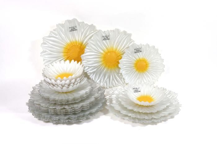 SERVICE DE TABLE 24P TOURNESOL BLANC IVOIRCOMPOSE DE 6 BOLS 6 PLATS 21CM 6 PLATS 21CM 6 PLATS 28CM 6 PLATS 32CM