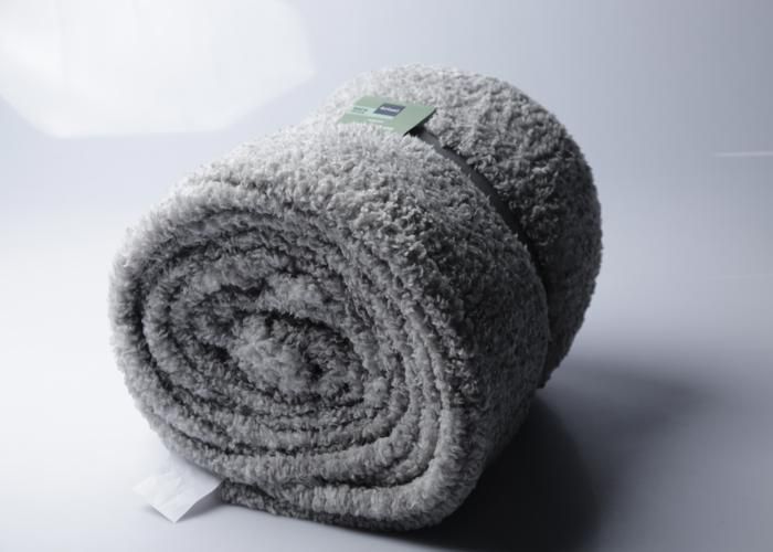 Plaid - ACTUEL - 240gsm - 240x220 cm - Sherpa - 2 tons - Lavable à la main
