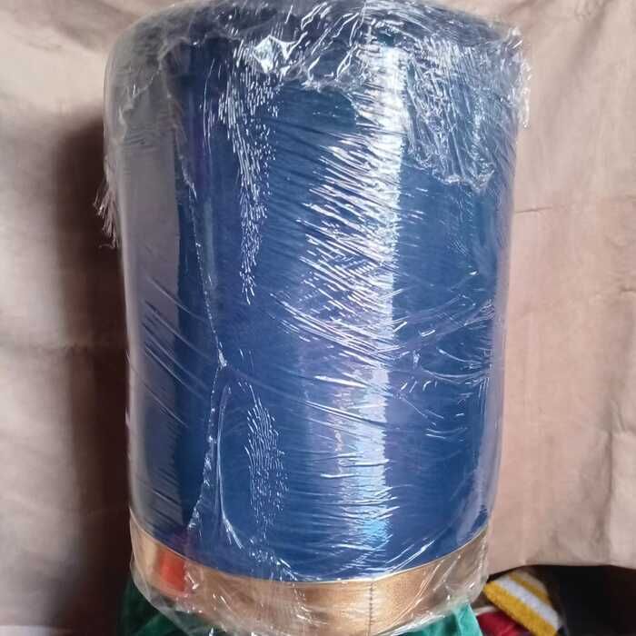pouf et Tabouret pour salon Couleur bleu  avec Base Dorée   45/33 cm
