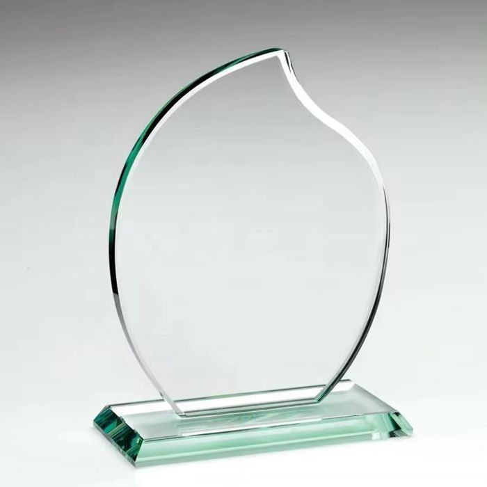 Trophée en cristal transparent pour la décoration intérieure