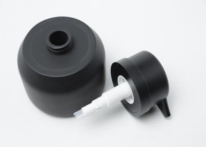 Distributeur de savon - GENERIC - Noir - Design minimaliste - Accessoire moderne - Salle de bain