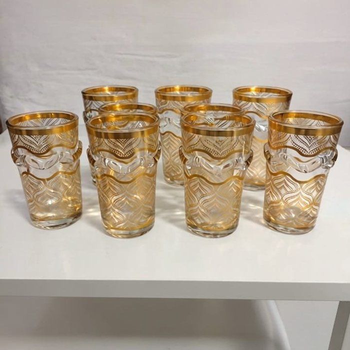 12 verres à thé détail doré Ensemble de 12 verres marocains colorés à motifs dorés traditionnels très haute qualité et finition
