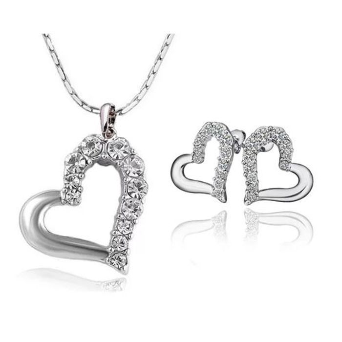 Parure de bijoux , collier et boucles d'oreilles .