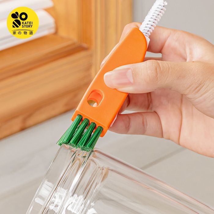 Brosse de nettoyage pour couvercles de tasses