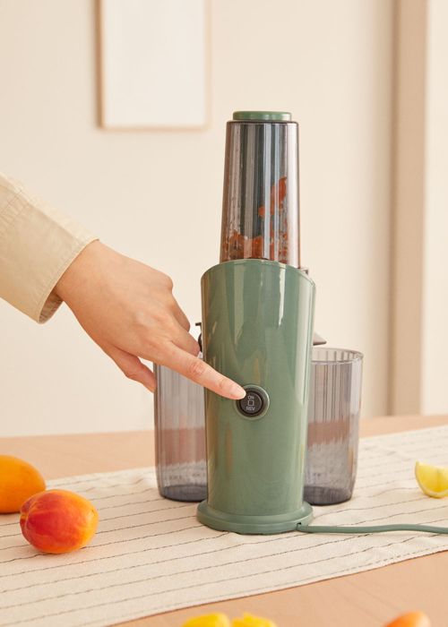 image de l'extracteur de jus lent Mini de Create en situation