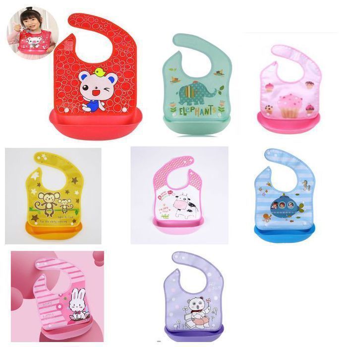 Offfre bavoir avec poche pour bébé réglable de qualité supérieure (couleur et design aléatoire)