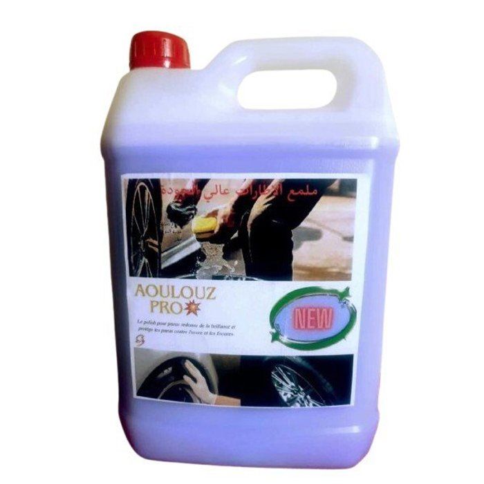Polisseur des plastiques et des panneaux de voiture