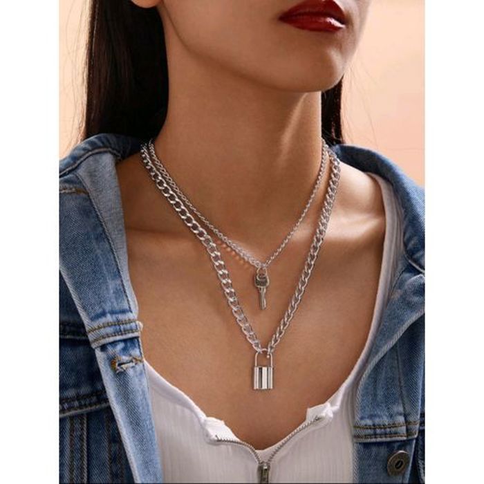 collier avec detail de clé et serrure 2 chaines