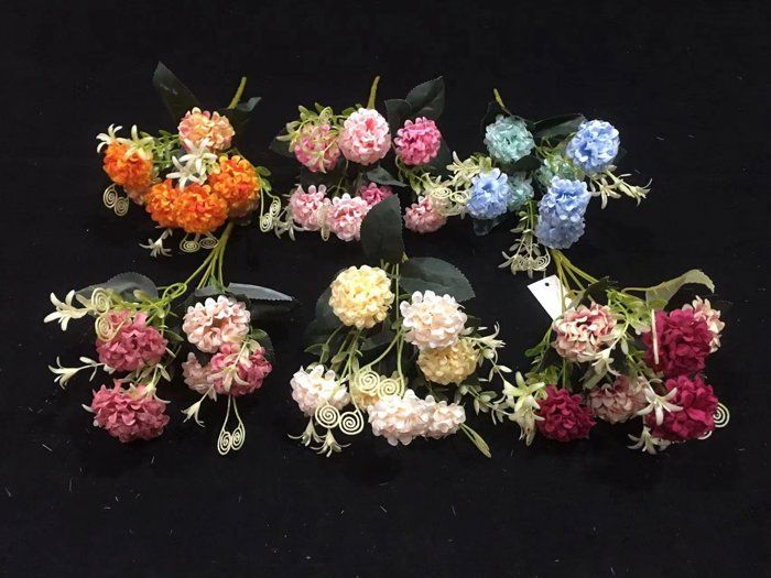 6 bouquets fleurs mini hortensias bicolore à sept branches et sept têtes, 6 bouquets multicolores.