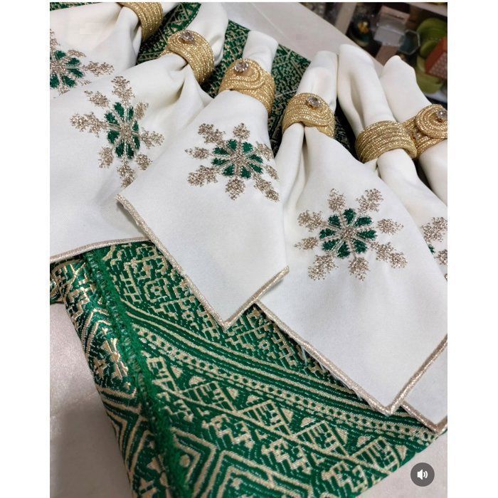 Ensemble Nappe de table - Skeli - Khrib - 12 serviettes brodées - Tissu naturel - Vert