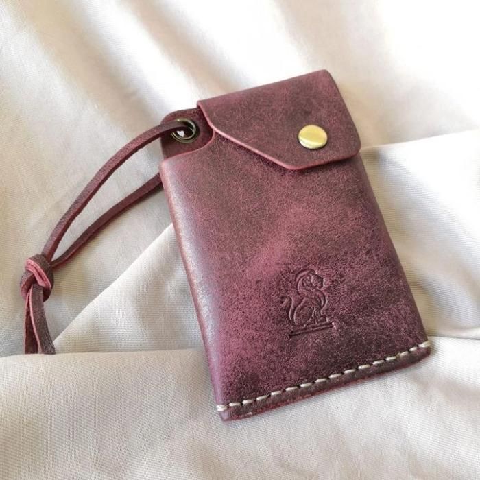 Porte carte - HANDMADE - Lion's cub - Cuir ciré naturel - Marron - 12 cartes