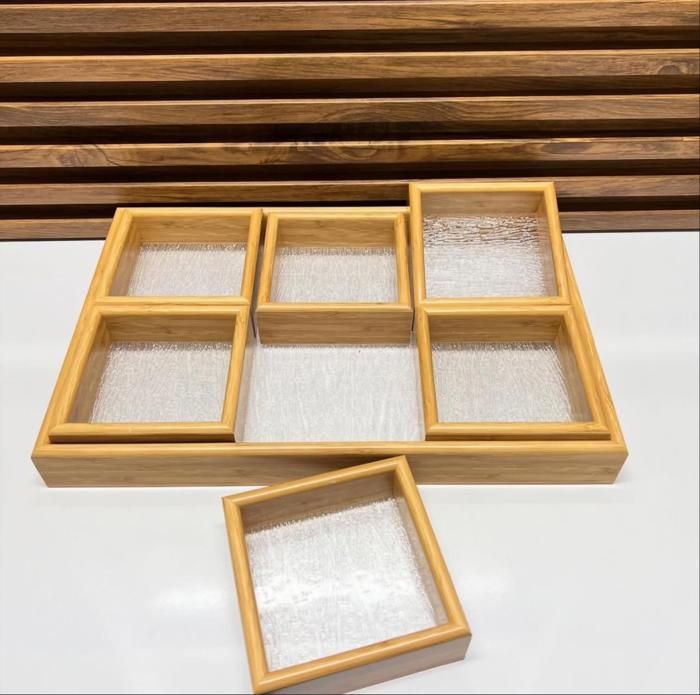 PRESENTOIR A 6 COMPARTIMENT EN BAMBOU ET VERRE