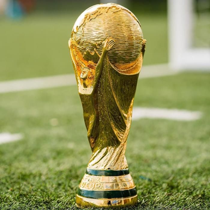 Trophée - Coupe du Monde - Peint à la main - Décoration de bureau - 40 cm doré