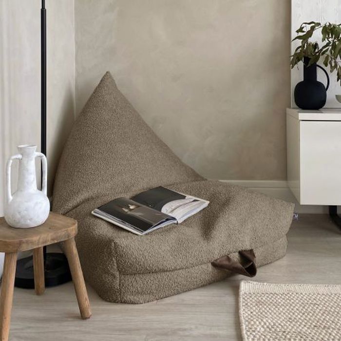 Pouf triangulaire - Snug - Humbug - Beige - Polaire pelucheuse - 1 place