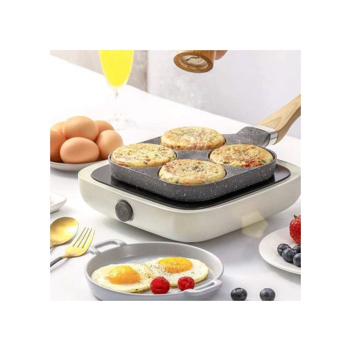 Poêle à omelette à quatre trous