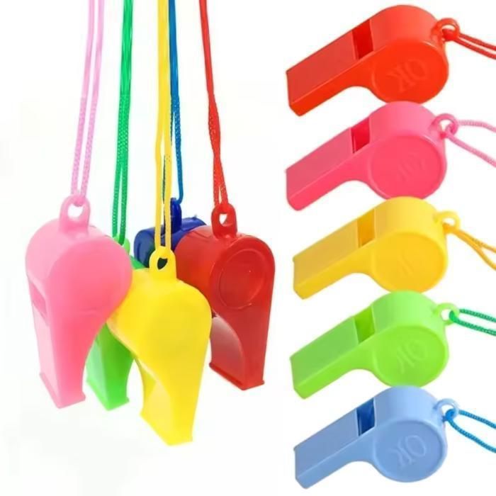 Sifflets fabriqués en plastique de haute qualité, offrant solidité et résistance(Couleur aléatoire)