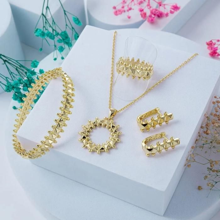 Parure - Doré - Plaqué or - Collier, Boucles, Bracelet, Bague - Taille de bague 7-9