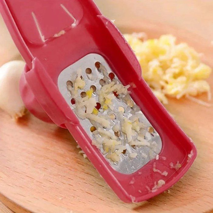 Râpe à Ail - Inox - Rouge - Lame en Acier - Idéale pour Gingembre et Noix - Accessoire de Cuisine