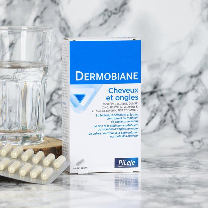 PiLeje Dermobiane 40 gélules accompagne le cycle de vie des cheveux et des ongles, grâce au zinc, sélénium et de biotine.