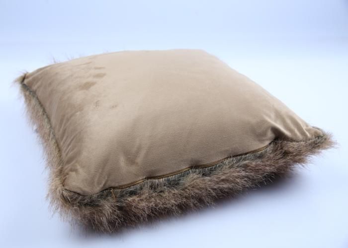 Coussin 45x45 Polyester 550gsm/Micro Poil Court