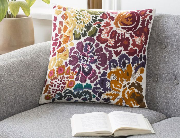 EN LUBERON COUSSIN BRODE 45/45 CM