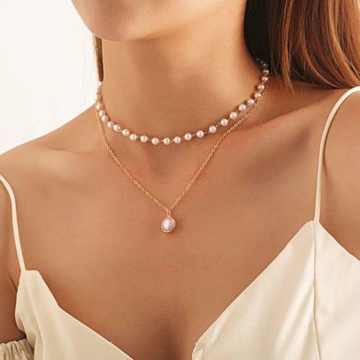Collier tendance en perle Mode 2021 bijoux de LUXE à bon prix - Doré