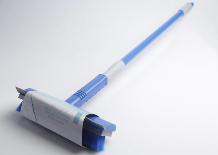 Balai brosse - GENERIC - 1,2 m - Manche télescopique - Raclette intégrée - Couleur bleue