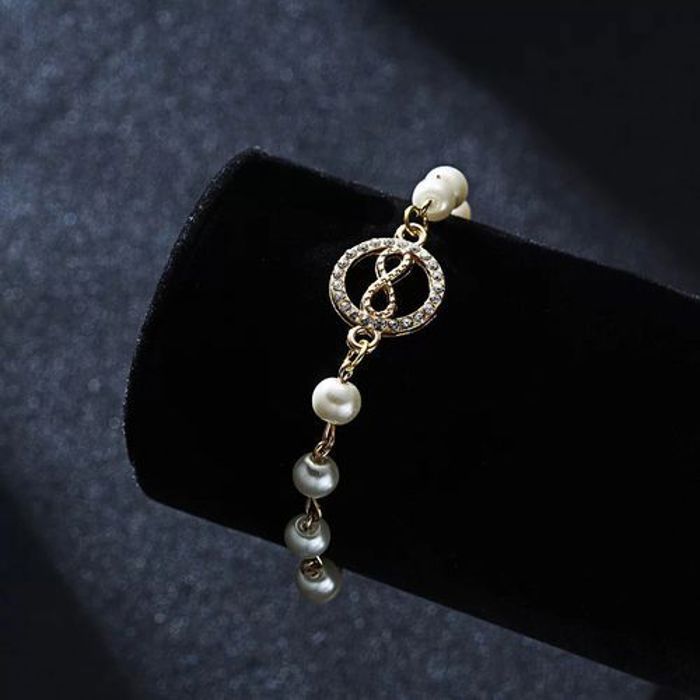 Bracelet en forme d'infini en perles élégant tendance 2023