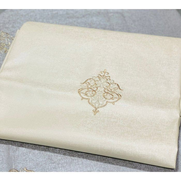 Nappe simili cuir qualité premum anti tache  simili cuir premier choix brodée  ,