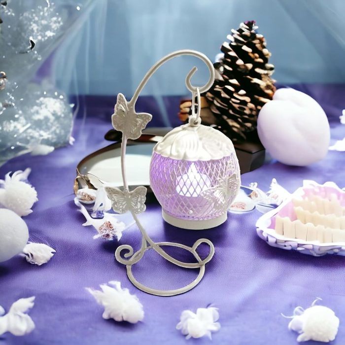 Bougeoir LED élégant en forme de cage à papillon avec socle, 1 unité.