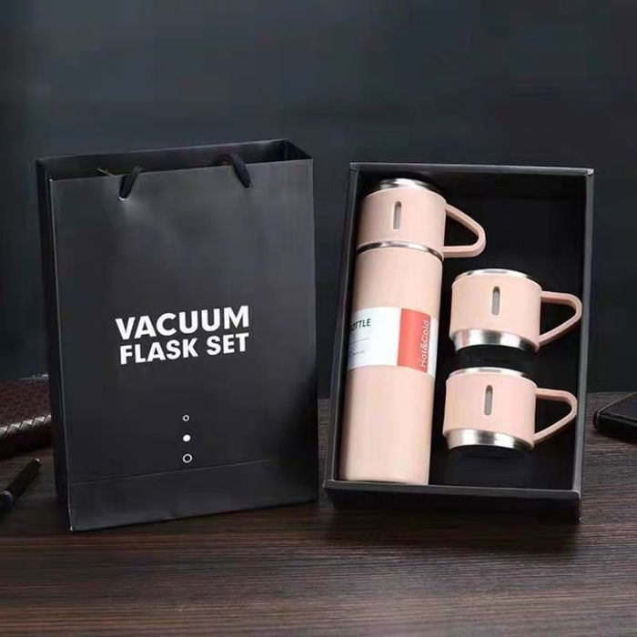 Thermos et 3 tasses en acier inoxydable (couleur aléatoire)